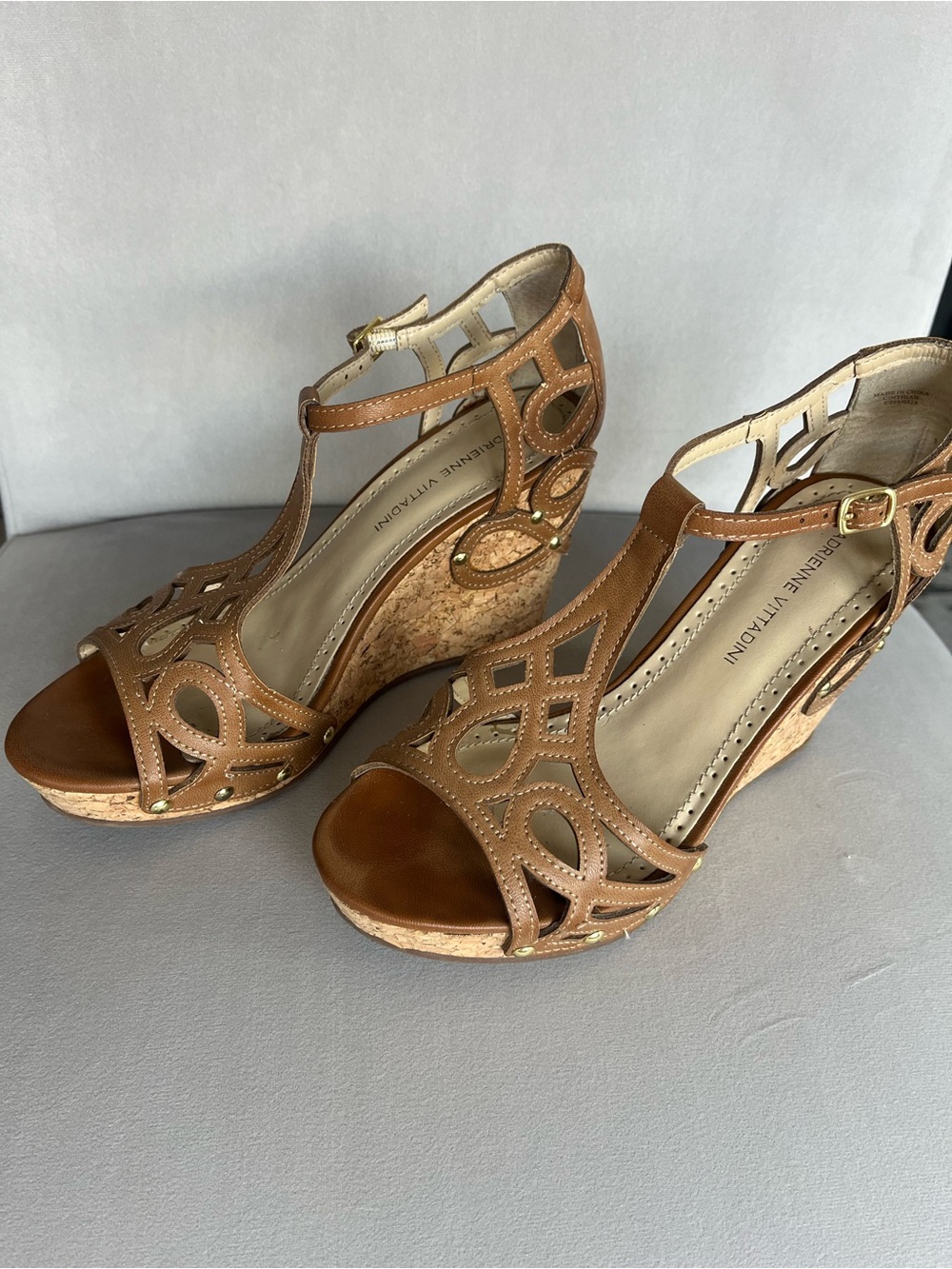 Adrienne Vittadini Cinthian Tan Cork Wedge Sandals Size 7.5